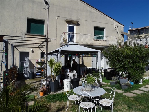 2 apartments + large garage of 92 m² in Valensole