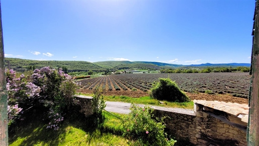 Banon, Haute Provence, oude boerderij te restaureren