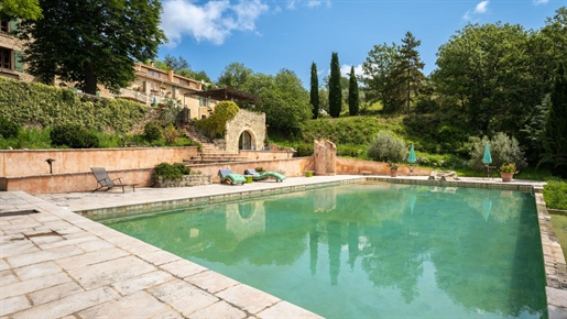 82-hectare estate in Haute Provence