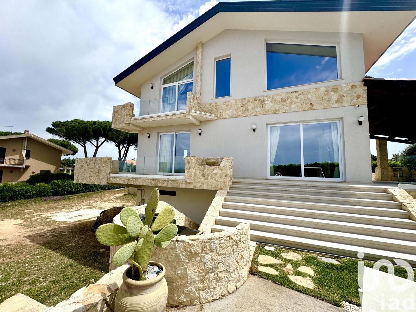 Sale Home 300 m² - 3 bedrooms