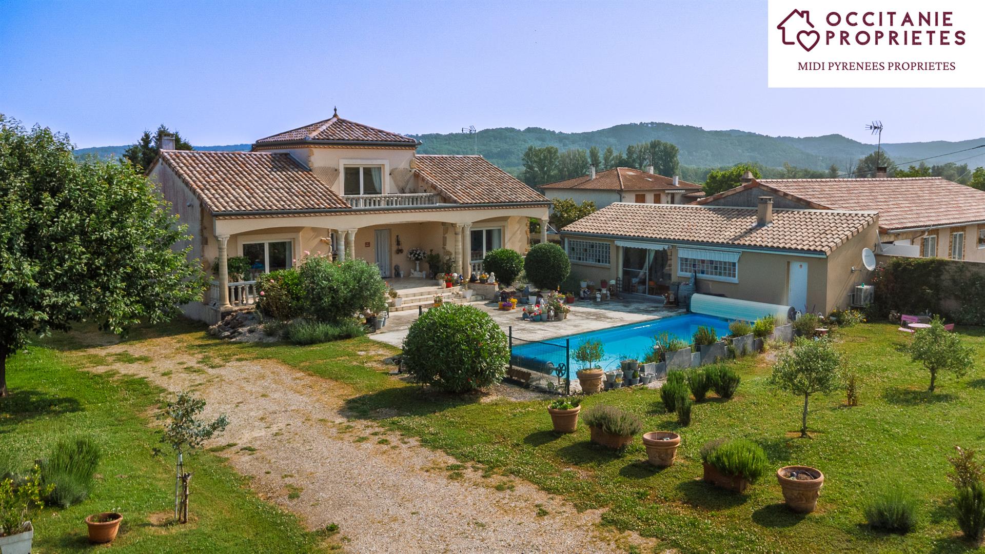 Modern villa with swimming pool and outbuilding, near Mirepoix and Pamiers (Ariège)