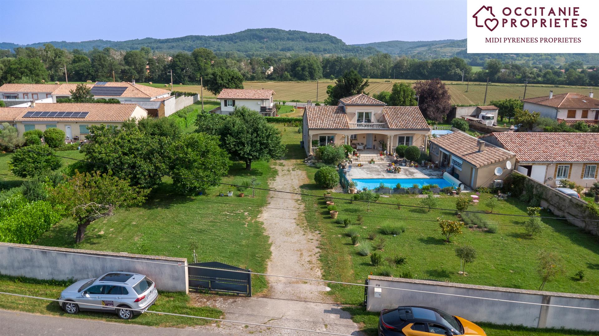 Modern villa with swimming pool and outbuilding, near Mirepoix and Pamiers (Ariège)