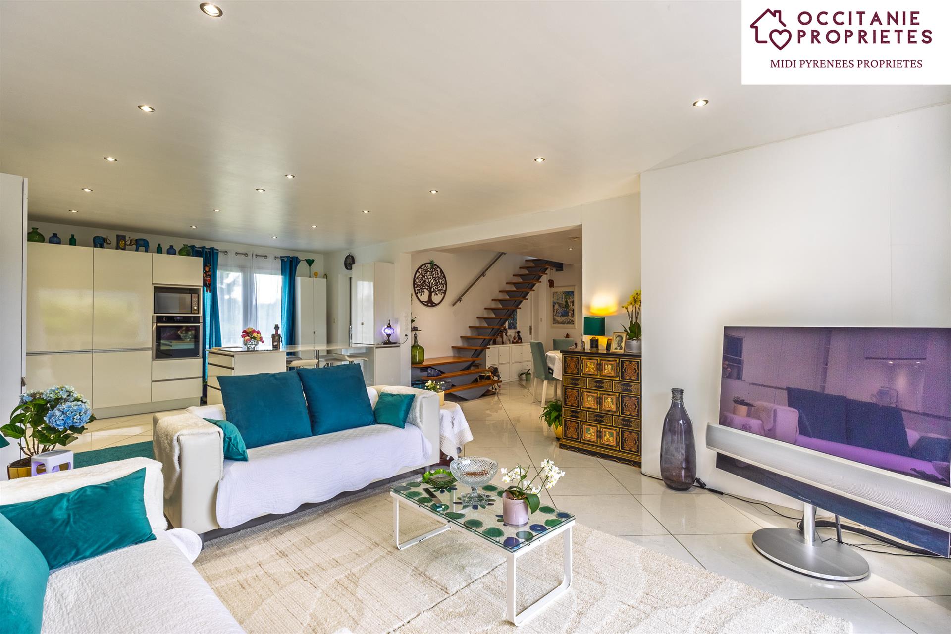 Modern villa with swimming pool and outbuilding, near Mirepoix and Pamiers (Ariège)