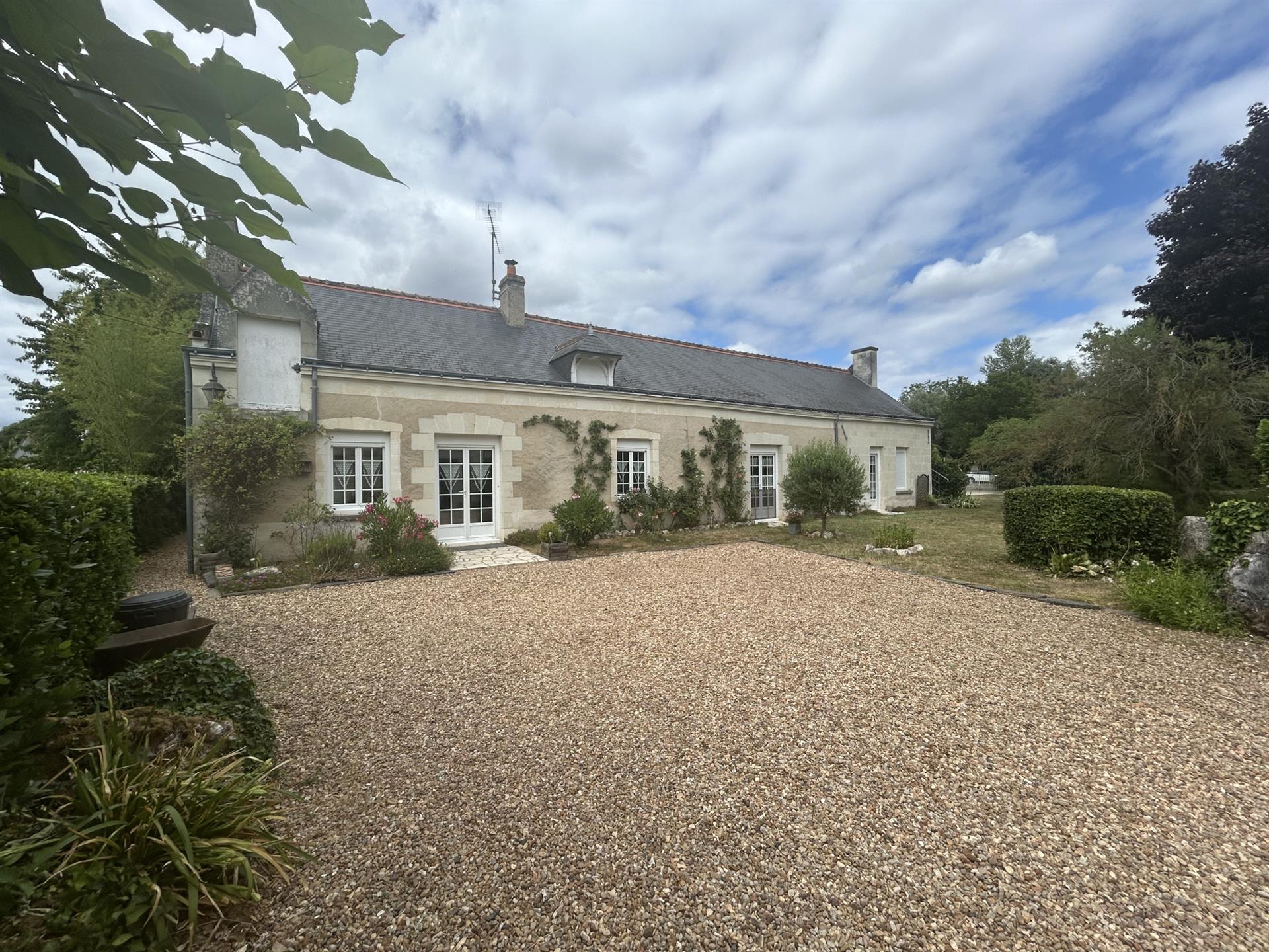 Jolie Maison Ancienne De Caractere Avec Vie De Plain-Pied