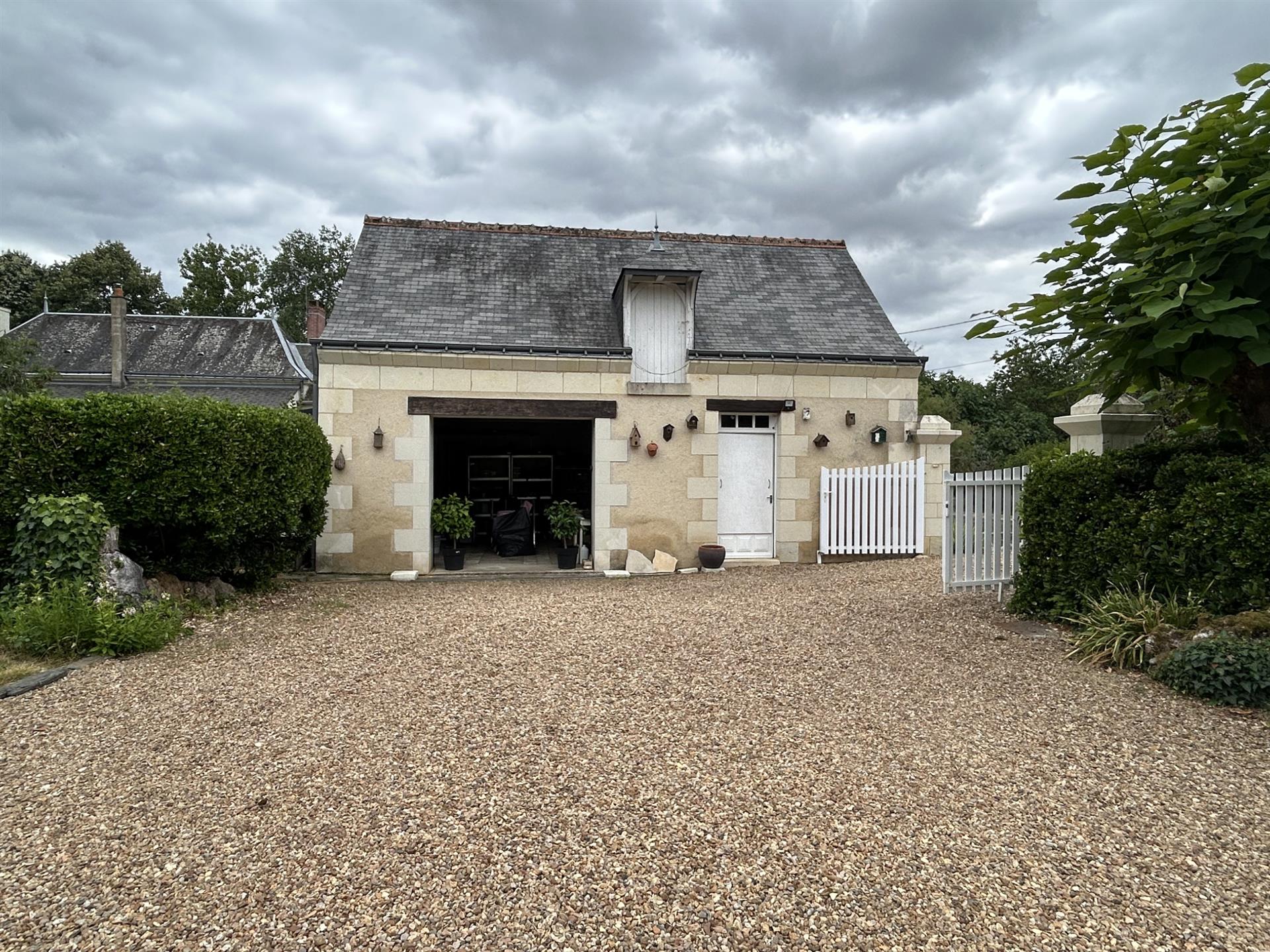 Jolie Maison Ancienne De Caractere Avec Vie De Plain-Pied