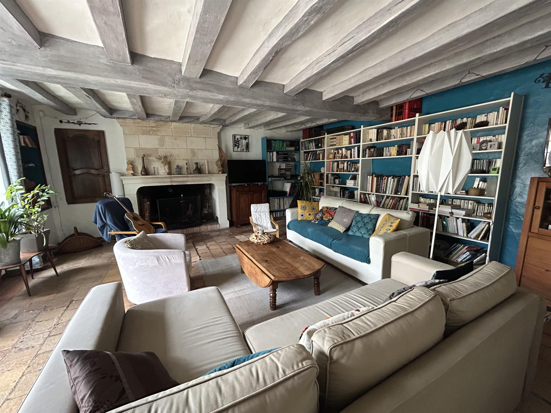 Jolie Maison Ancienne De Caractere Avec Vie De Plain-Pied
