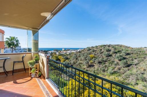 Atemberaubende Eckwohnung mit 2 Schlafzimmern an der Riviera del Sol