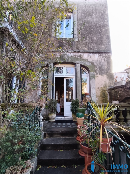 Chaleureuse Maison Deville Avec Jardin Clos