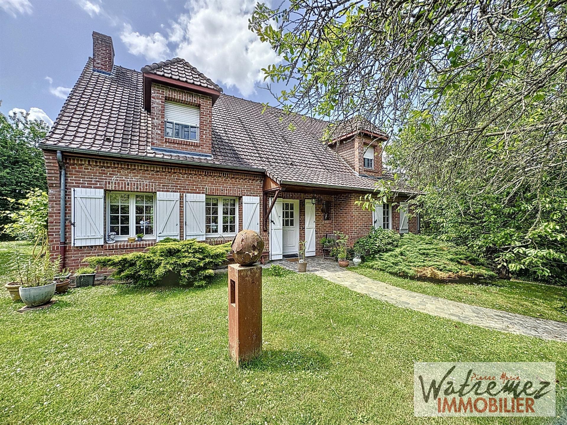 Pavillon individuel 5 chambres garages campagne 59540