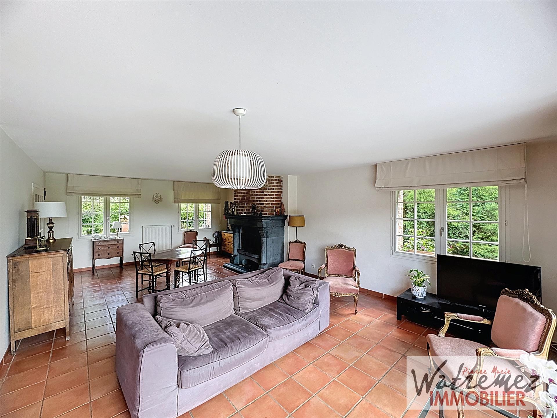Pavillon individuel 5 chambres garages campagne 59540
