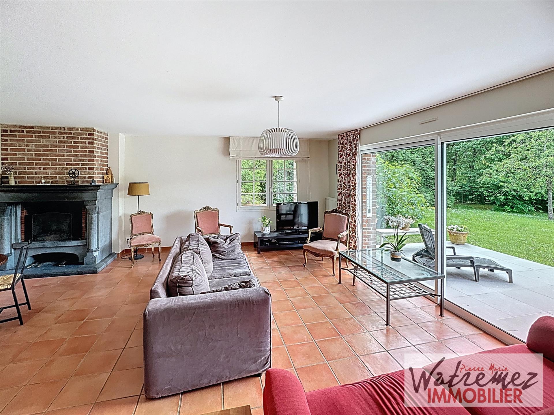 Pavillon individuel 5 chambres garages campagne 59540