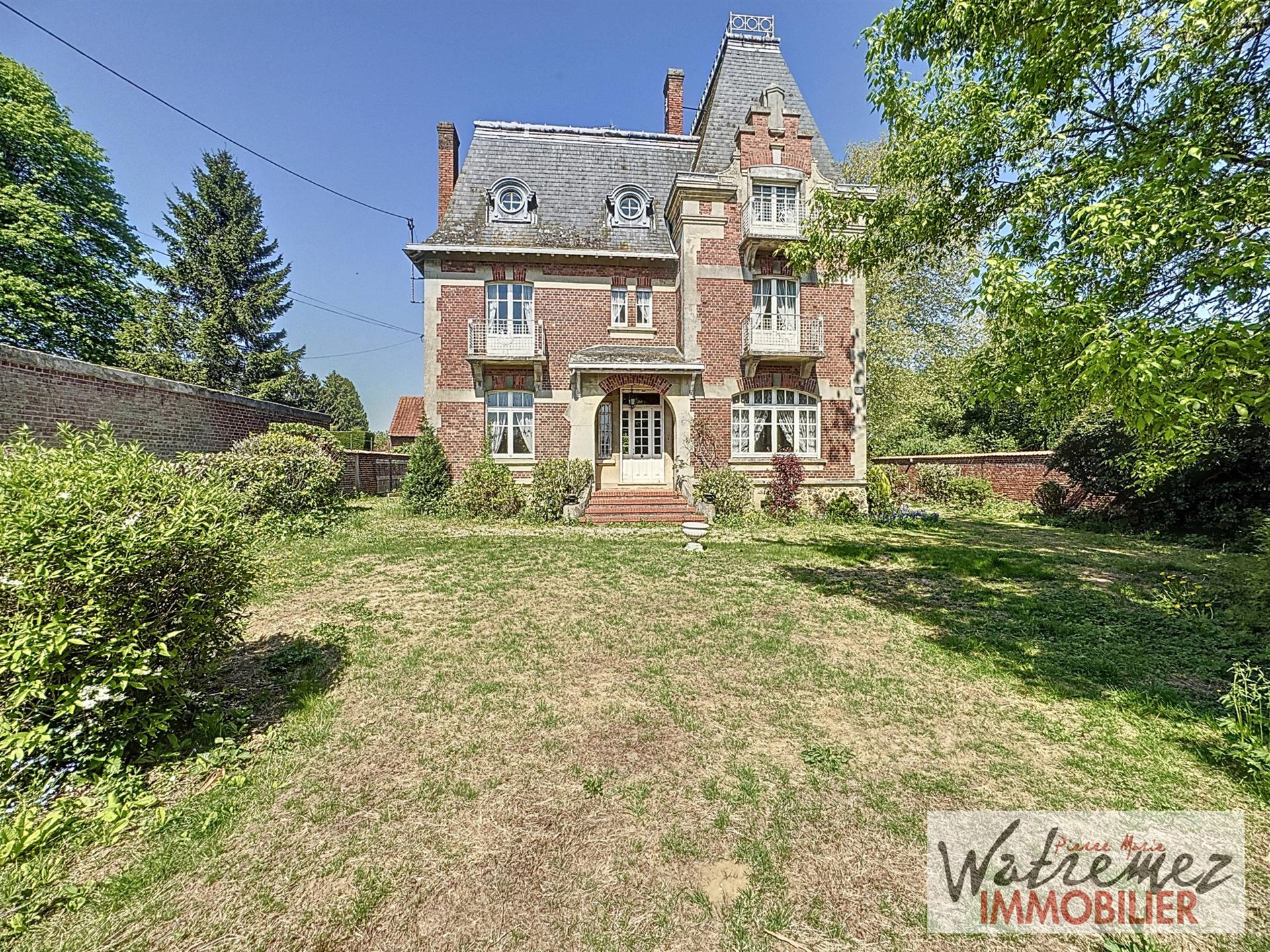 Maison de maître 6 chambres 59540