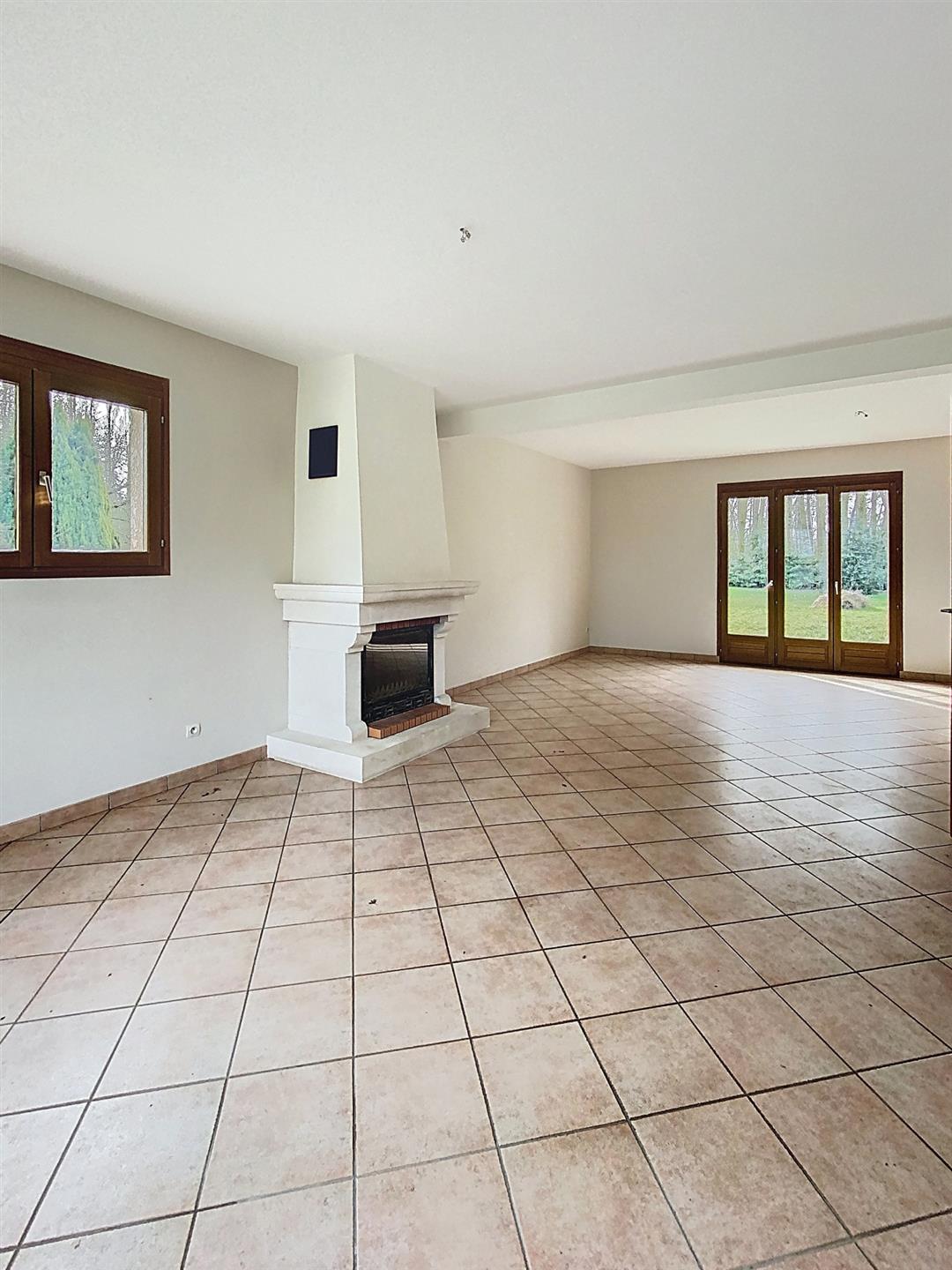 Maison individuelle 5 chambres jardin 59980