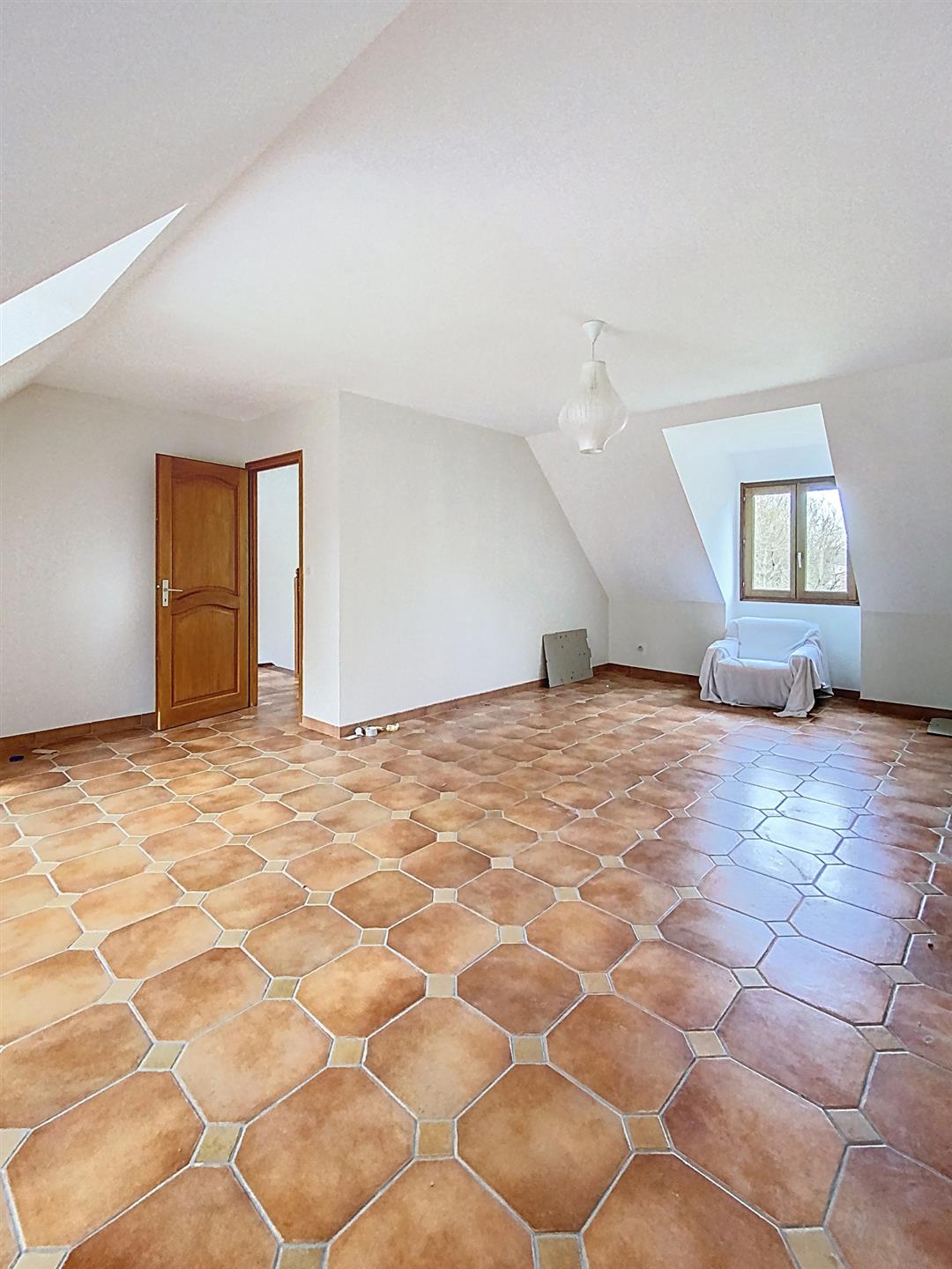 Maison individuelle 5 chambres jardin 59980