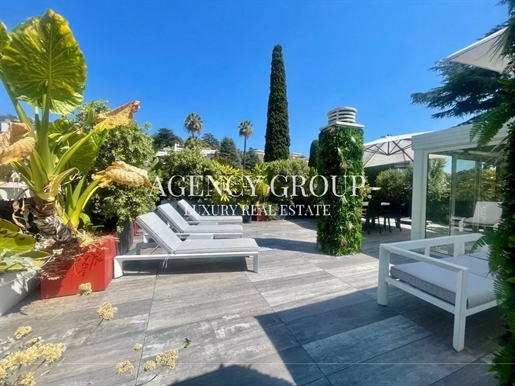 For Sale - Top Floor On Foot From The Center - Cannes