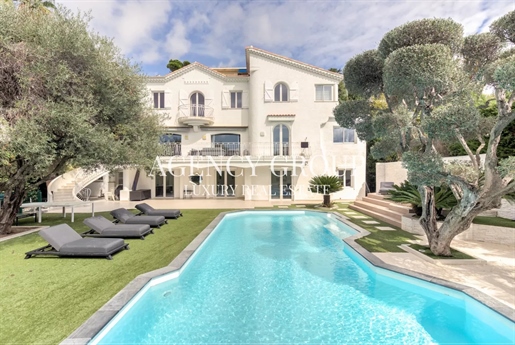 For sale - 30's villa Art Deco - Cannes walking distance from the croisette