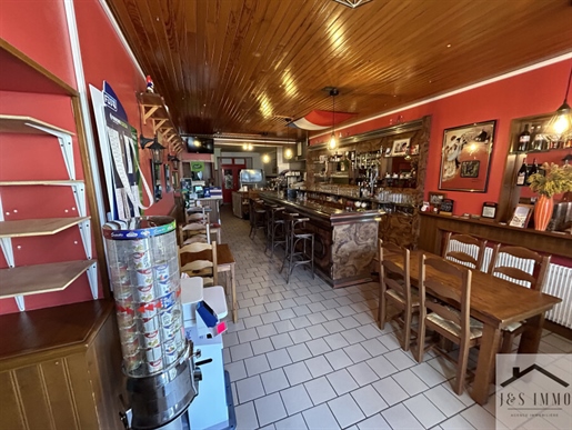 Pub Bar Restaurant in Popular Small town in Charente Inc House & Terrace, B & B Rental possibilités
