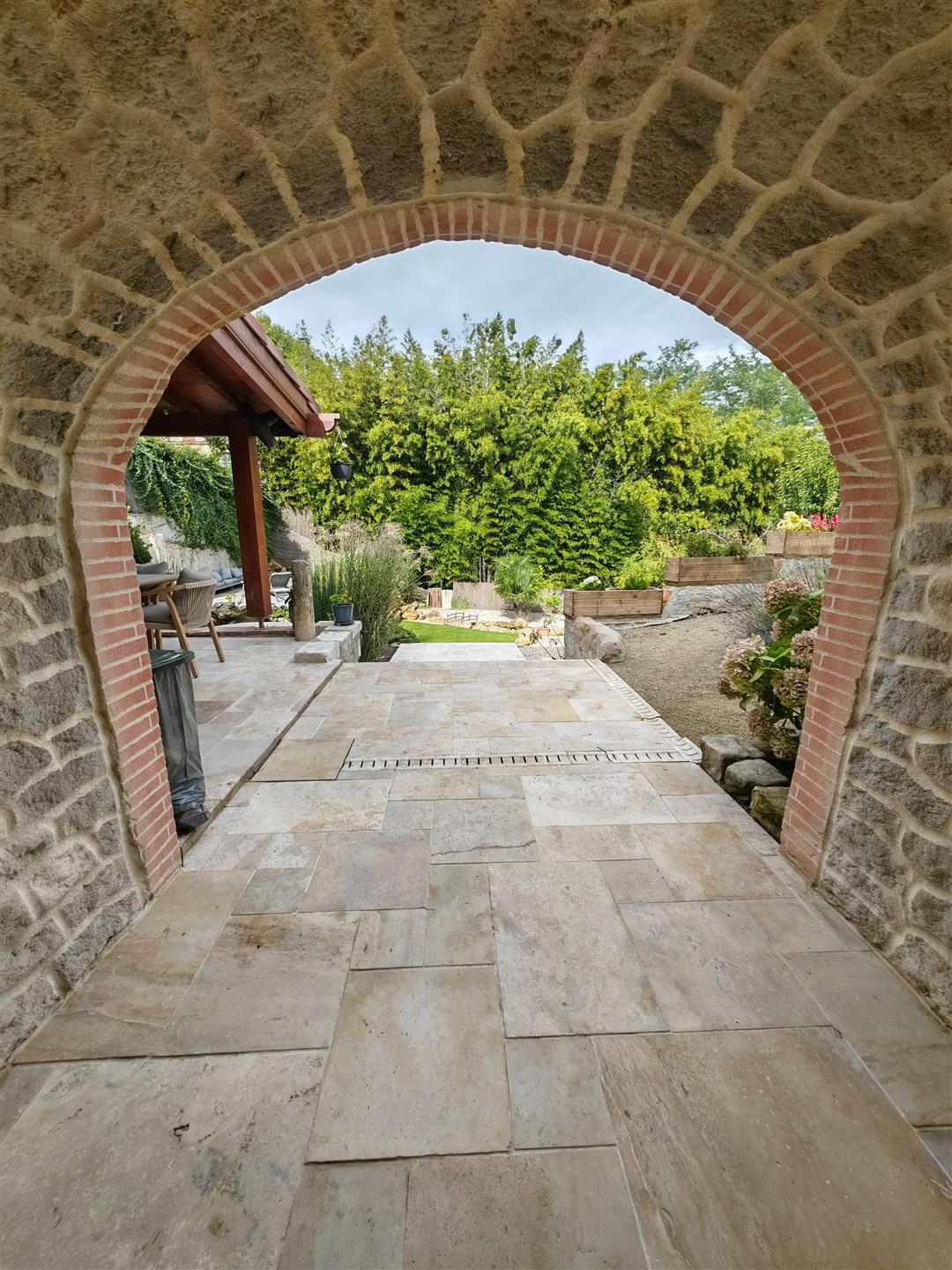 Purchase: Luxury property (40500)