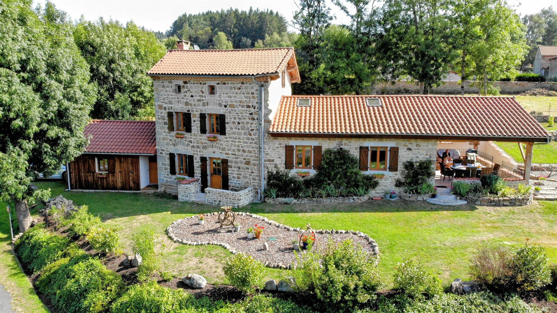 Casa de campo de piedra bellamente ampliada y renovada - Precio a incluir muebles, electrodoméstico