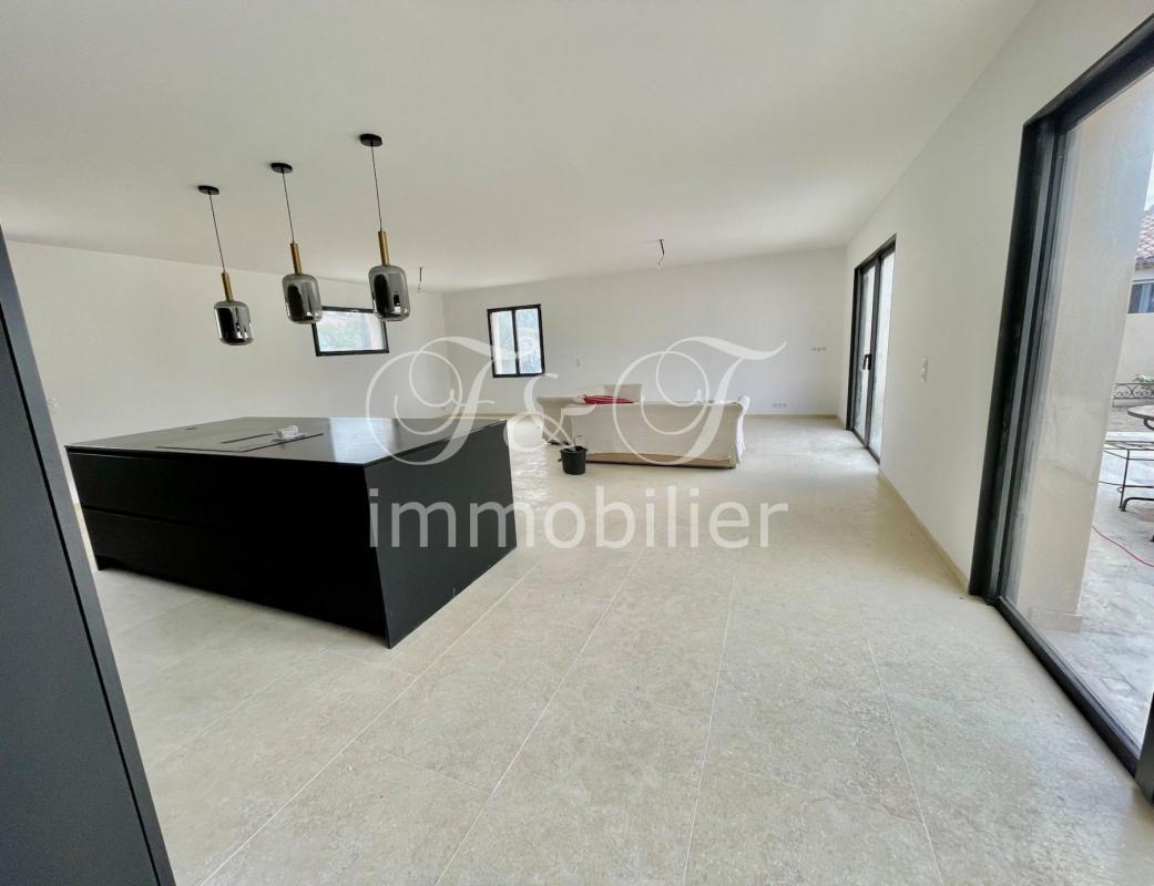 Compra: Vivenda (84490)
