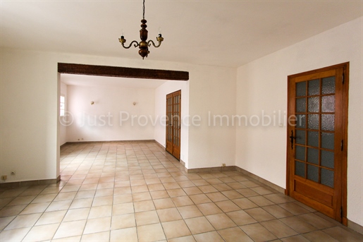 House Caromb 5 rooms 111.9 m2 with terrace and garage.