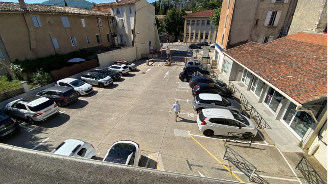 For sale, Vaison la Romaine. Real estate complex of about 350 m² of building with swimming pool