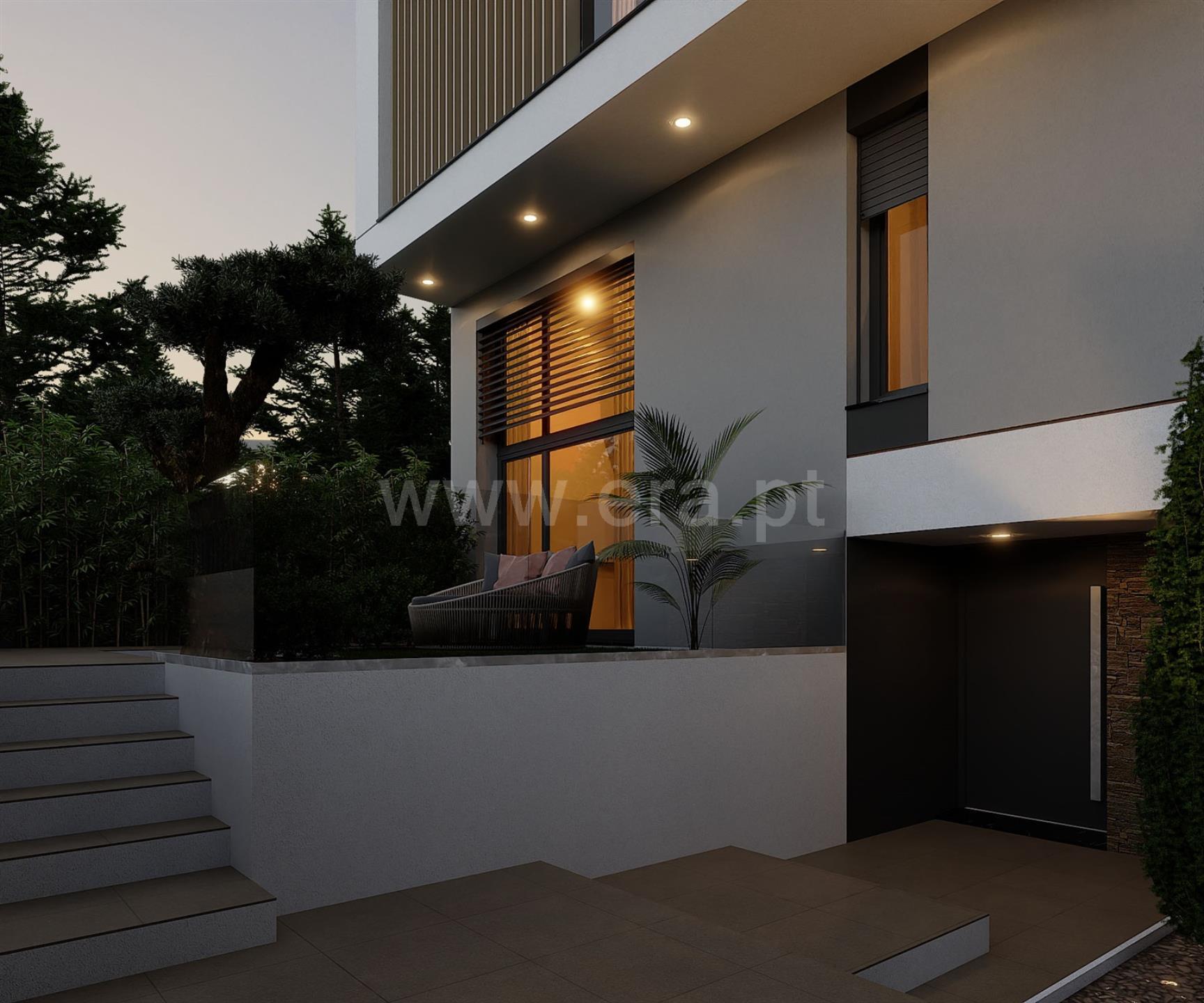 3 bedroom semi-detached house with sea views in Nazaré