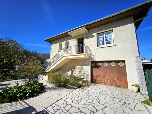 Exclusivity, Family house with 6 bedrooms in Jurançon.