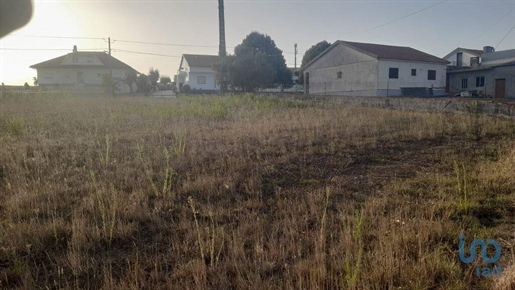 Construction land in Bárrio with 976,00 m²