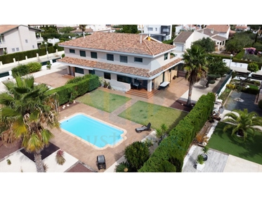 Semi-Detached house with pool in Cap Roig