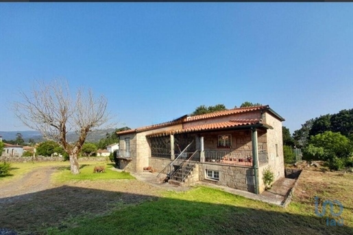 Home / Villa met 2 Kamers in Viana do Castelo met 174,00 m²