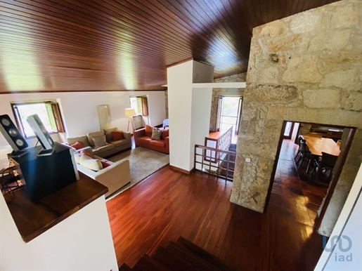 Dom z 3 pokojami w Viana do Castelo o powierzchni 453,00 m²