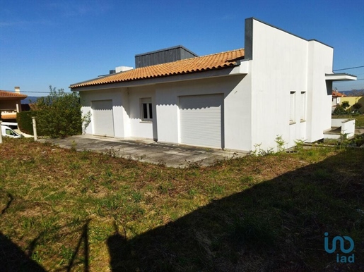 Chalet with 3 Rooms in Viana do Castelo with 291,00 m²