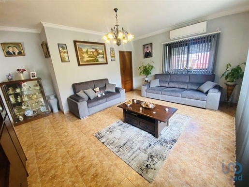 Fifth with 5 Rooms in Viana do Castelo with 303,00 m²