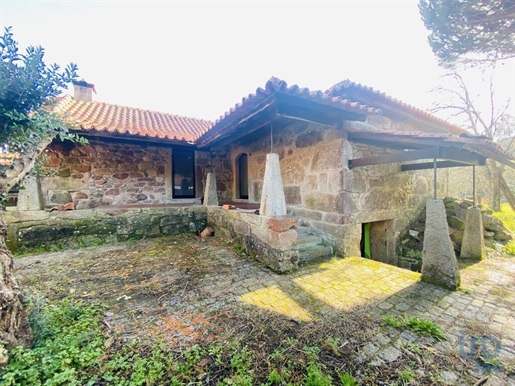 Village house with 4 Rooms in Viana do Castelo with 232,00 m²
