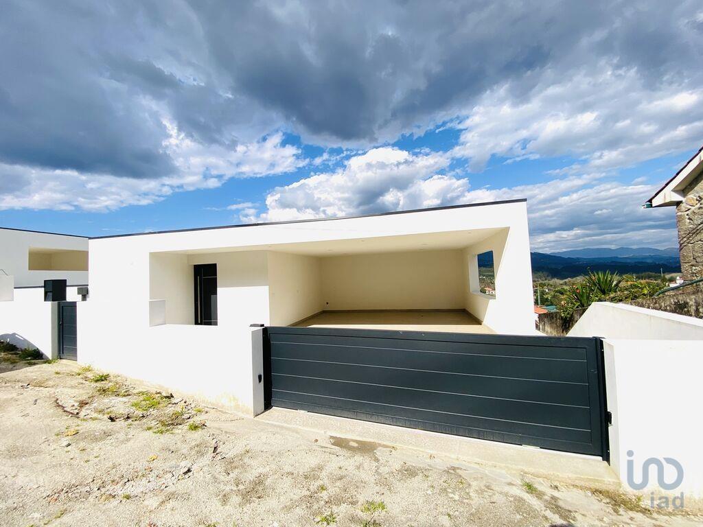 Home / Villa met 3 Kamers in Viana do Castelo met 239,00 m²