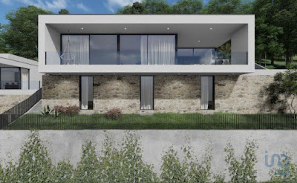 Home / Villa met 3 Kamers in Viana do Castelo met 239,00 m²
