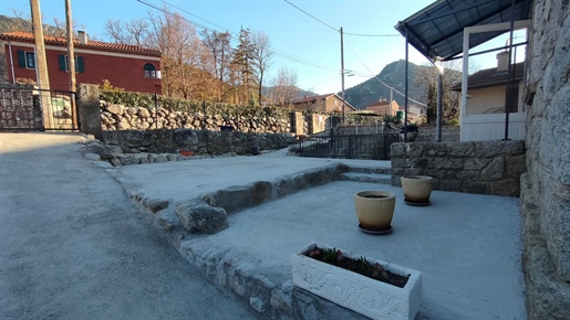 Maison de caractère en pierre avec jardin et garage rénovée entirrement