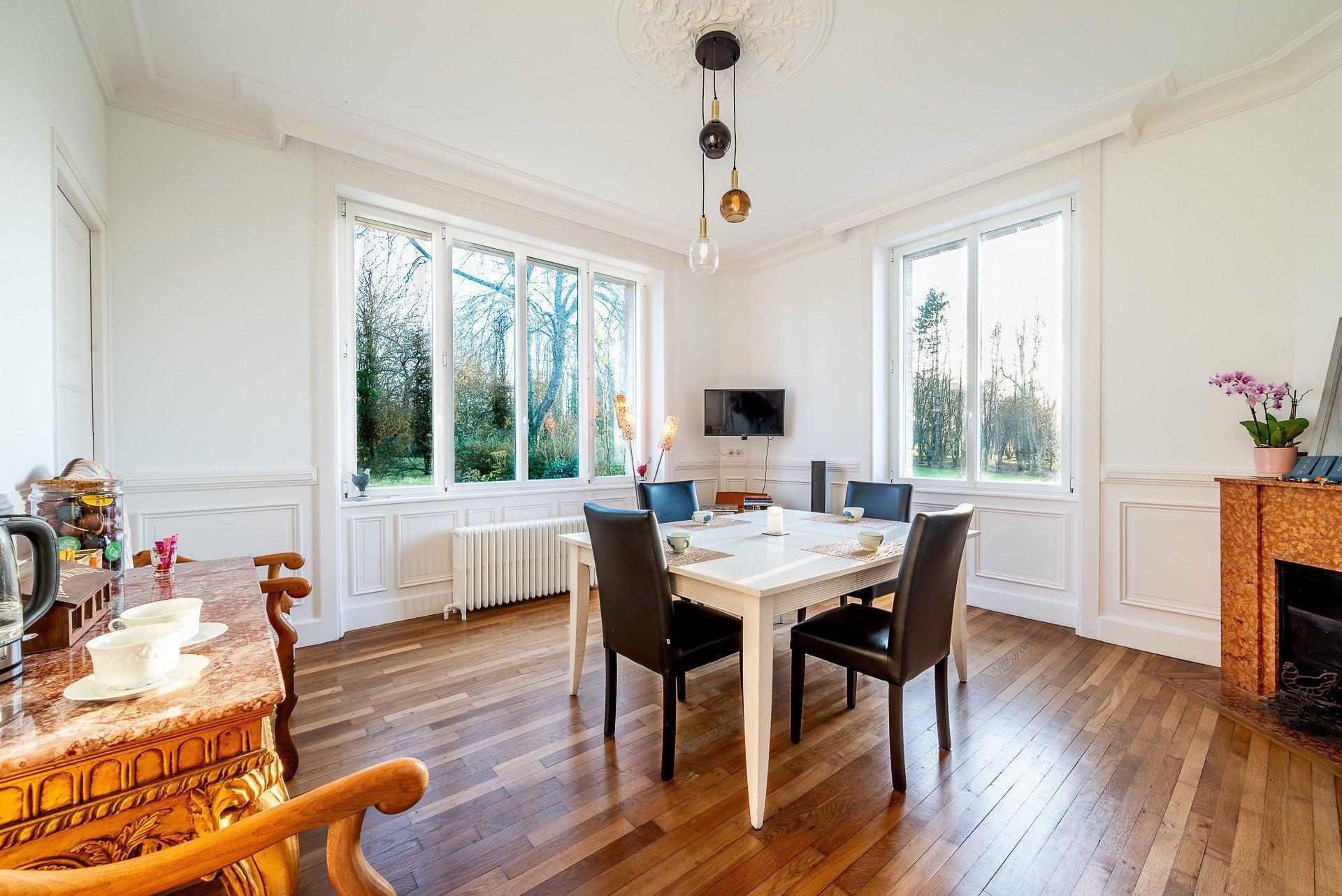 Purchase: Luxury property (22140)