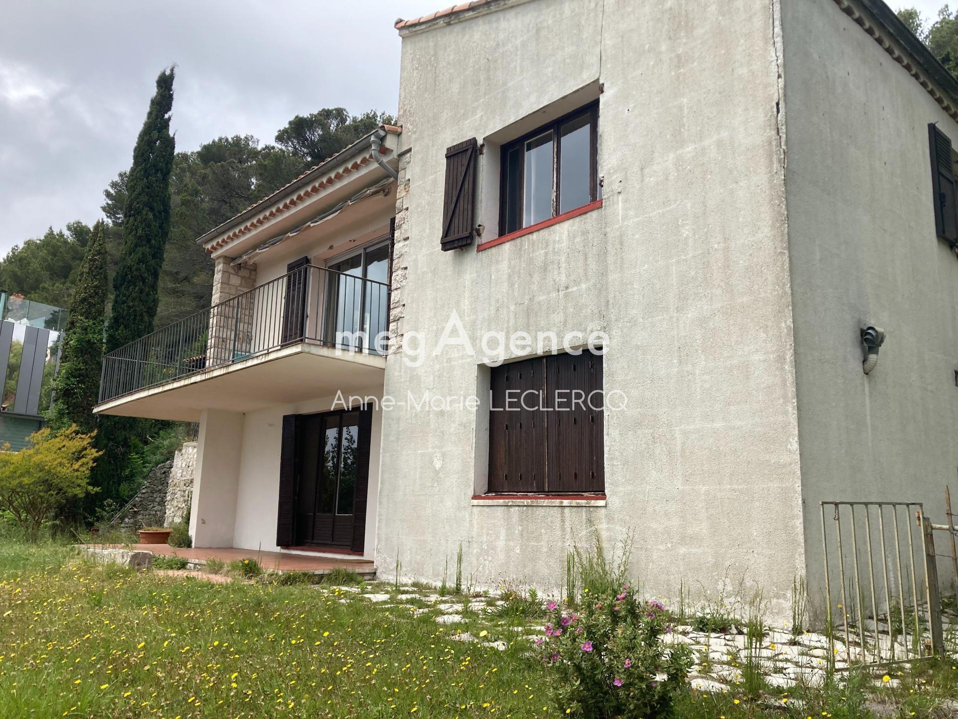 Purchase: Luxury property (06360)