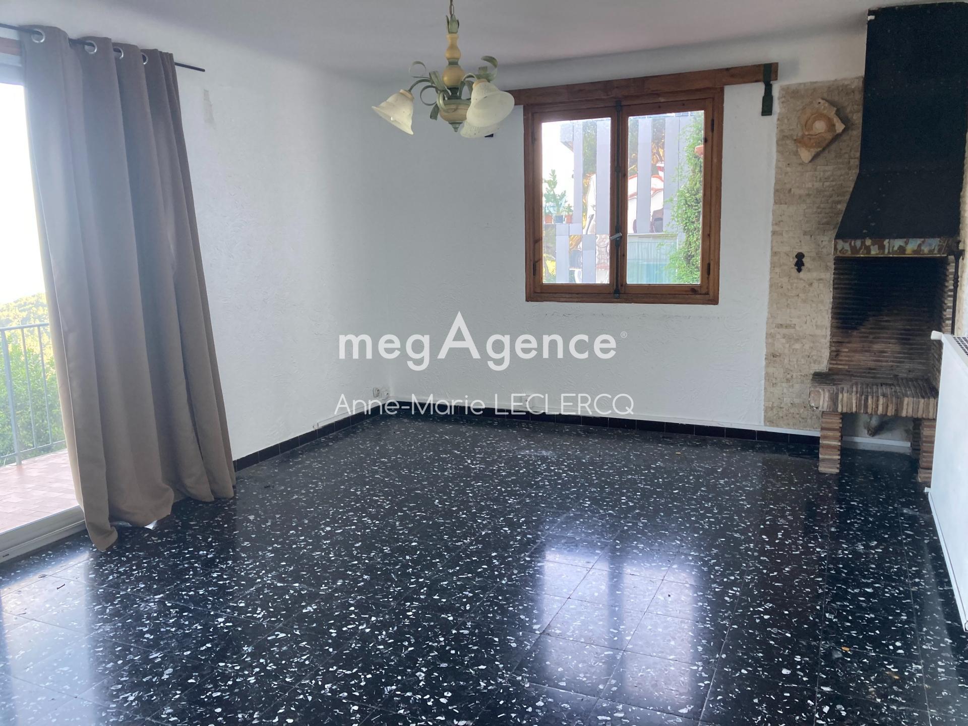 Purchase: Luxury property (06360)