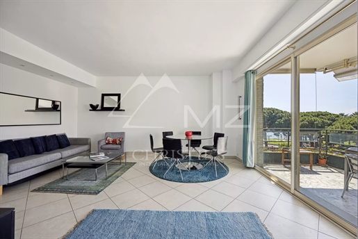 Cannes Croisette - Palm Beach - Renovierte 2-Zimmer-Wohnung mit Meerblick