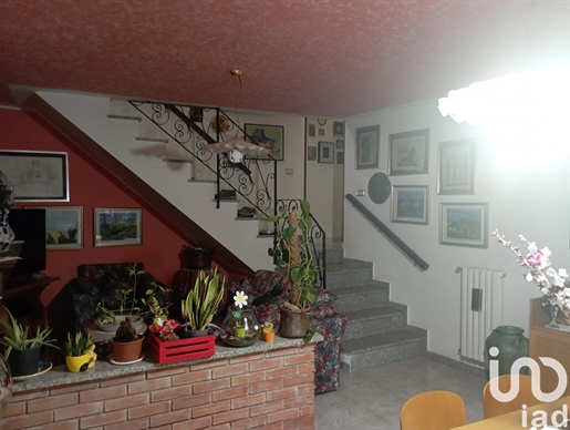 Sale Detached house / Villa 100 m² - 2 bedrooms - Scontrone