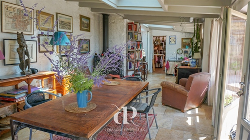 Charmosa propriedade Quercy com elegância atemporal e localização excepcional