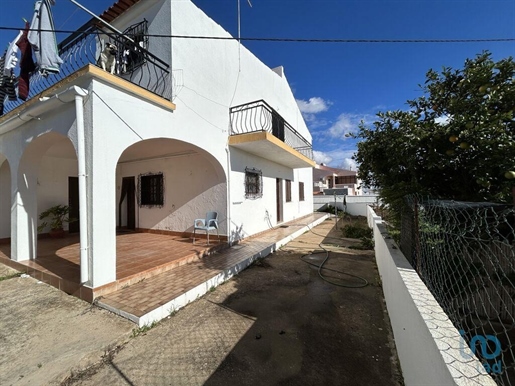 Home / Villa met 6 Kamers in Faro met 425,00 m²