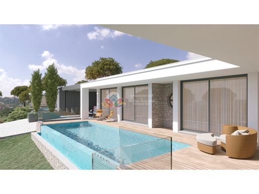 Ciudad individual T3, con piscina, garaje doble cubierto, terraza, lugar tranquilo y soleado en Sant