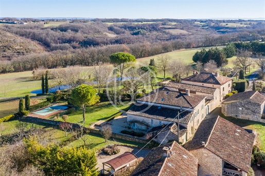 Lovely Property With A Pool - Outbuilding