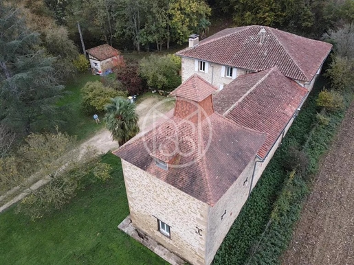18 Century Property - Dovecote With A Gite