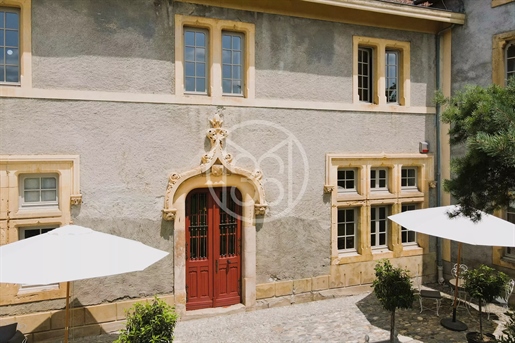 Charmantes Herrenhaus aus dem sechzehnten Jahrhundert - Blick auf die Pyrenäen