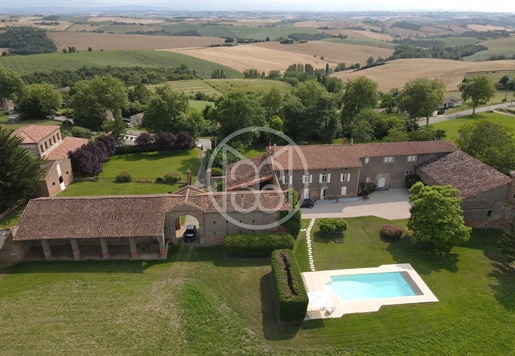 Chateau - 2Ha - Pool - Outbuildings - Stables